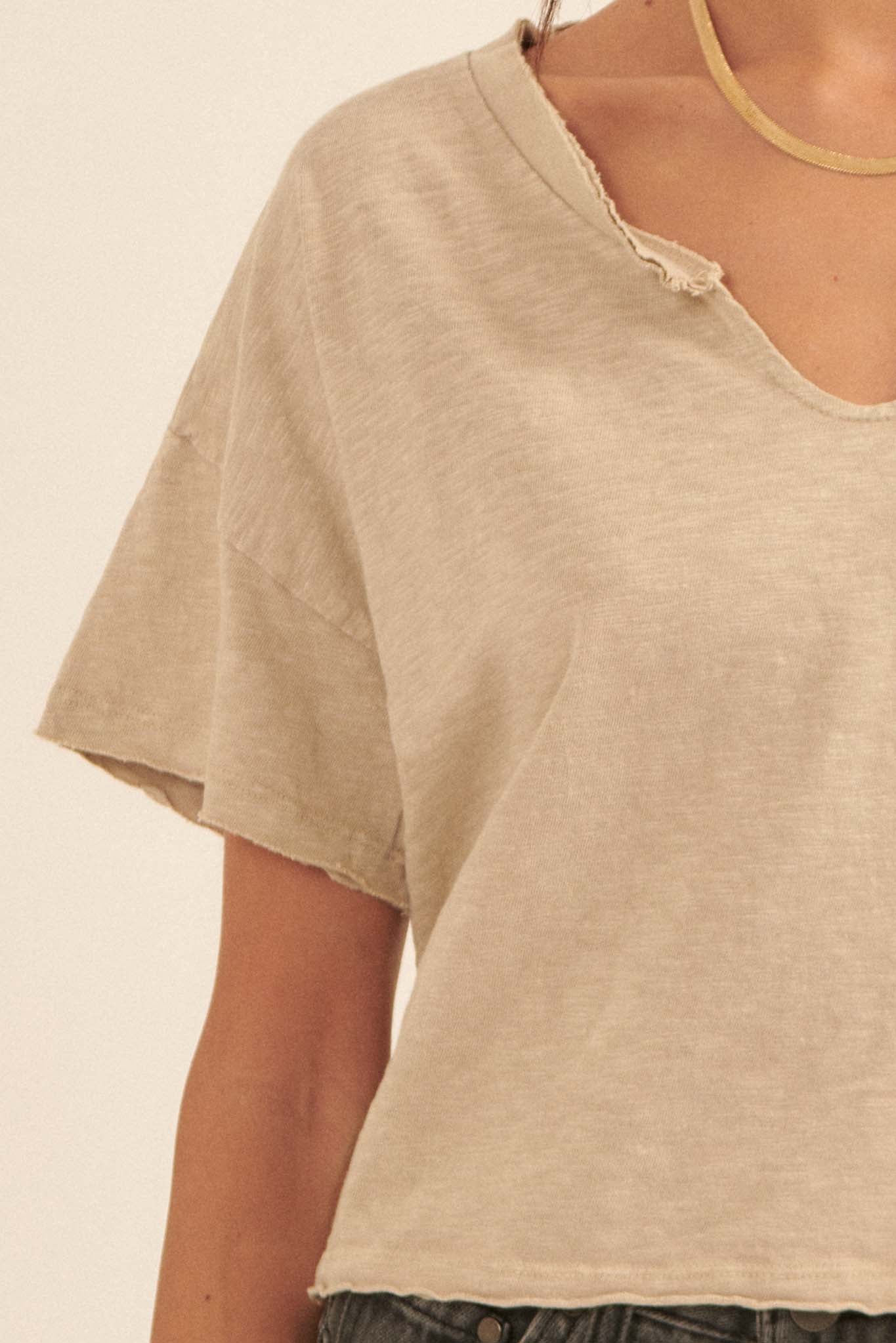 Low-Key Life Cropped Split-Neck Raw-Edge Tee - ShopPromesa