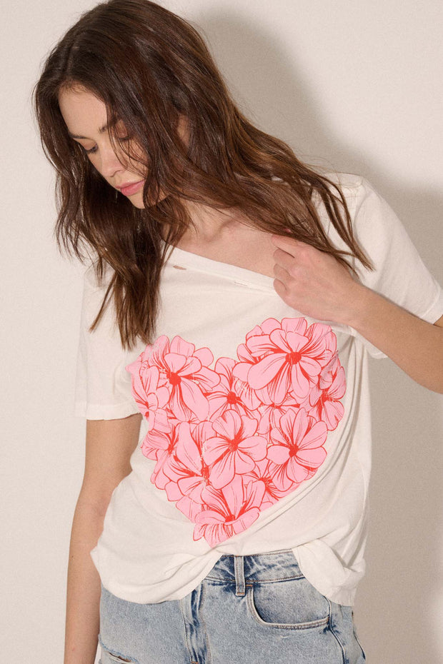 Love in Bloom Flower Heart Distressed Graphic Tee - ShopPromesa
