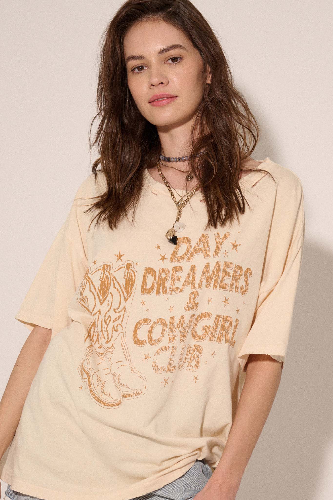 Day Dreamers & Cowgirl Club Distressed Graphic Tee - ShopPromesa