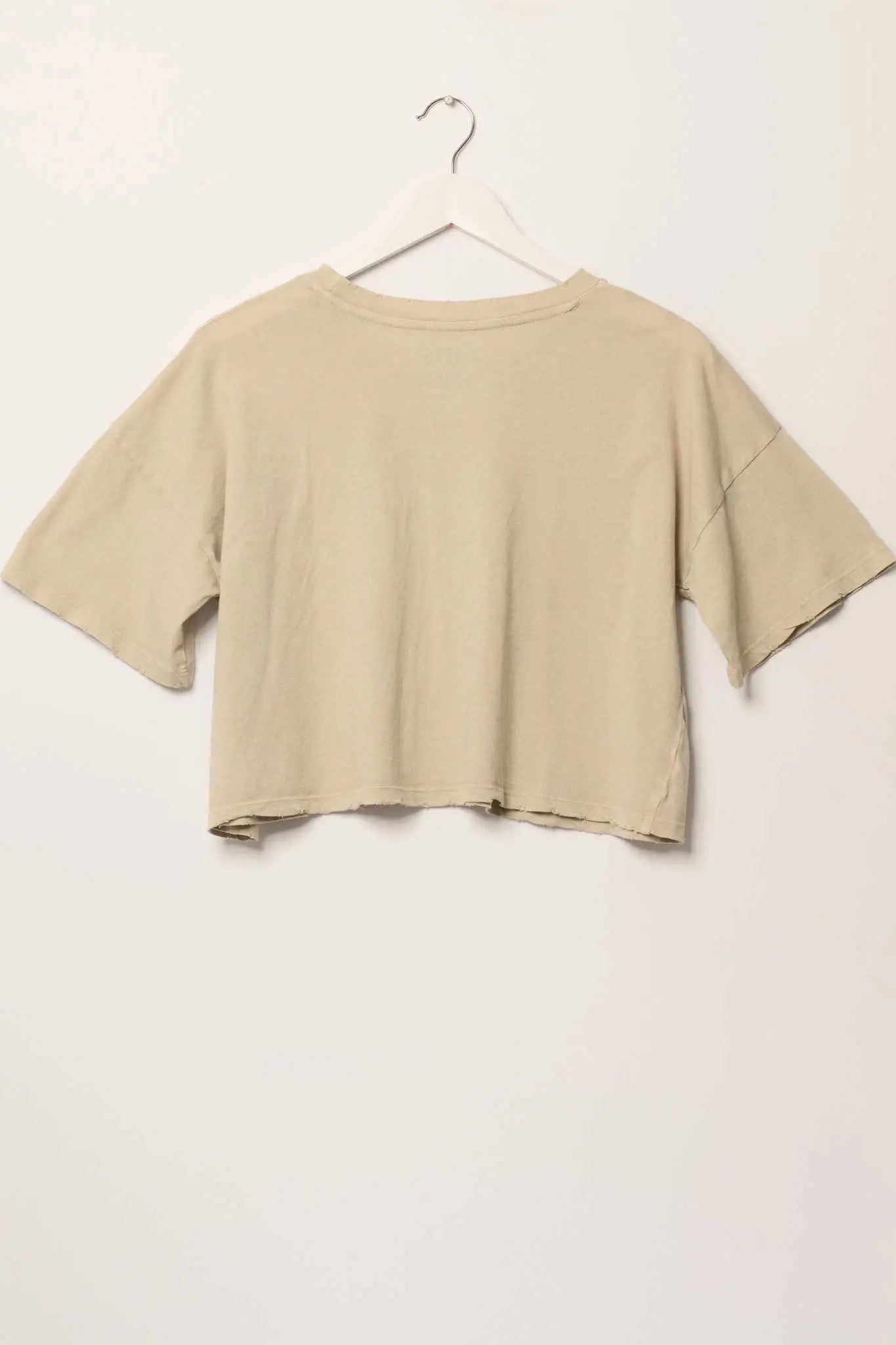 1990 Cropped Vintage-Print Graphic Tee - ShopPromesa