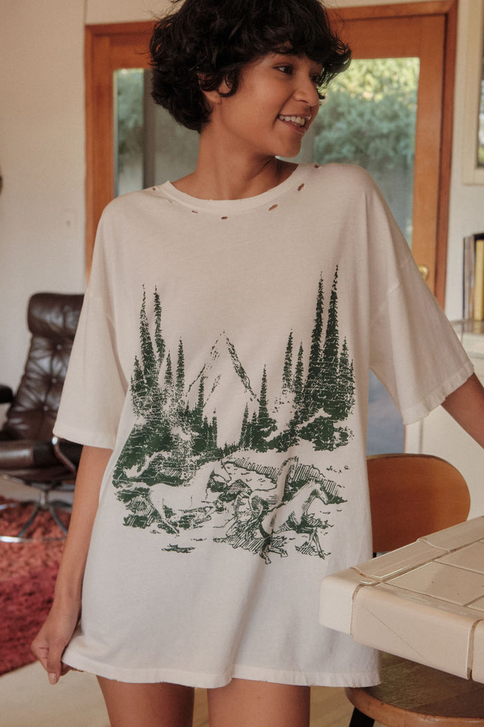 Mustang Mountain Distressed Oversize Graphic Tee - ShopPromesa
