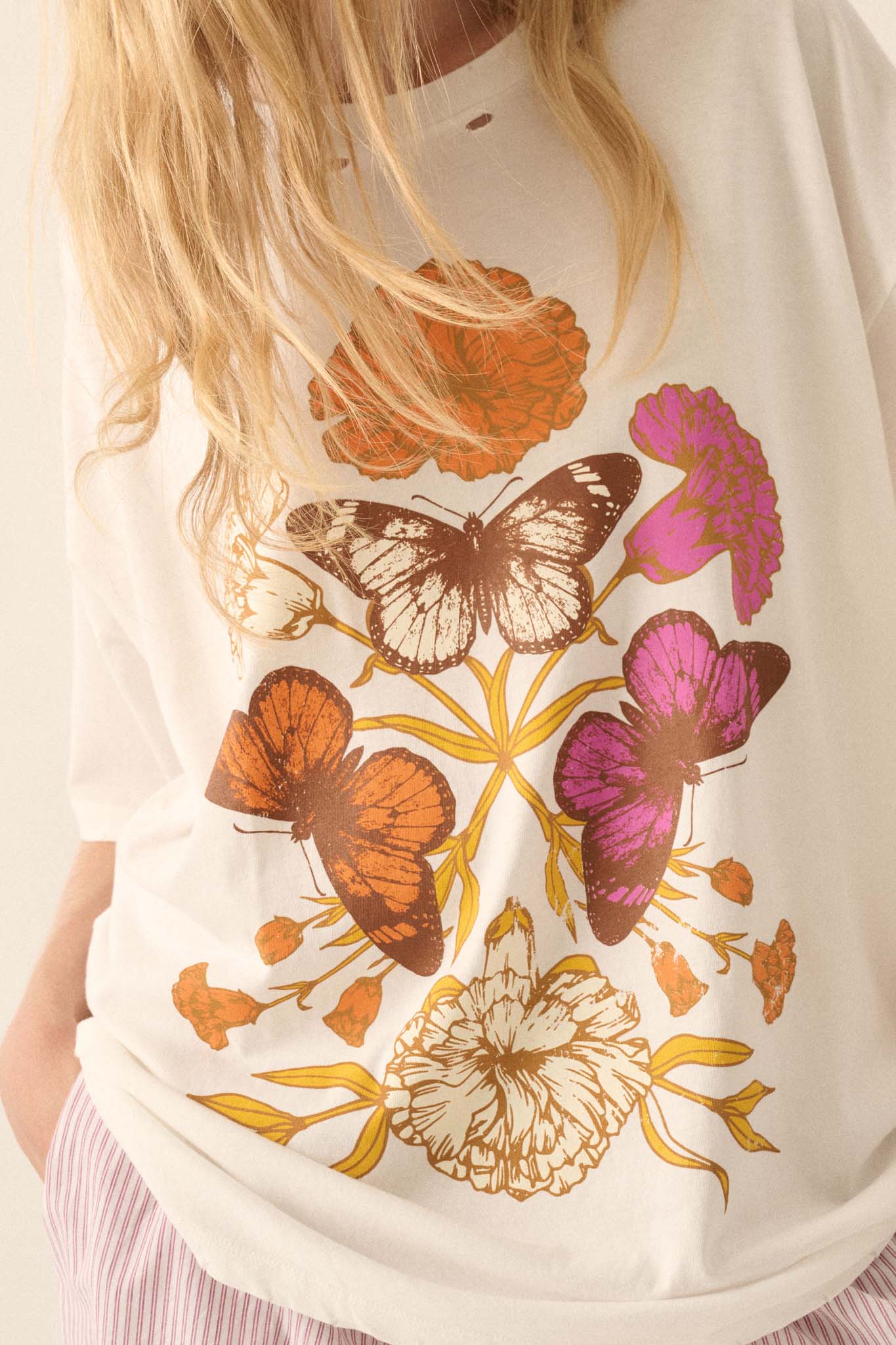 Butterfly Fantasy Distressed Oversize Graphic Tee - ShopPromesa