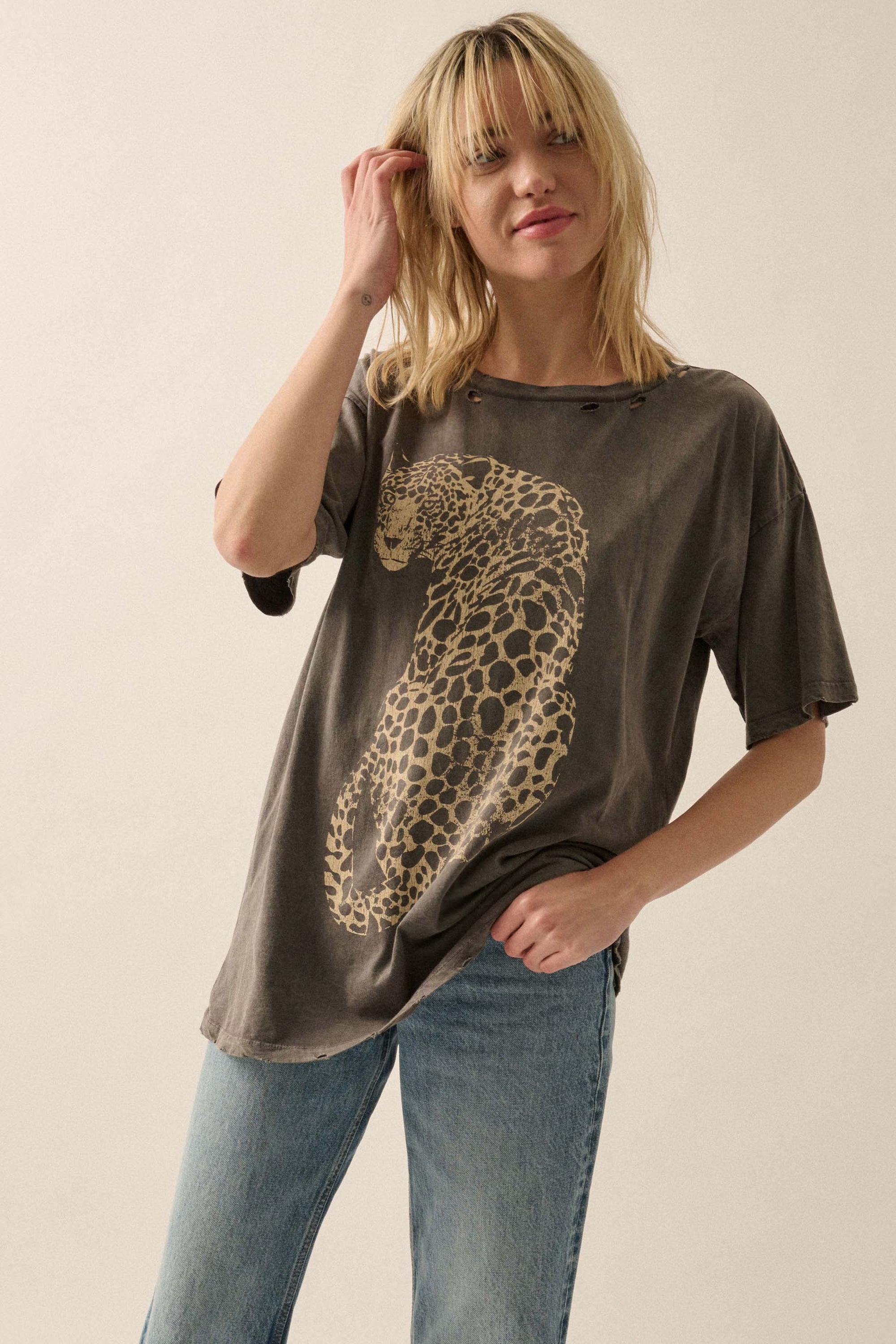 Lovely Leopard Distressed Oversize Graphic Tee - ShopPromesa