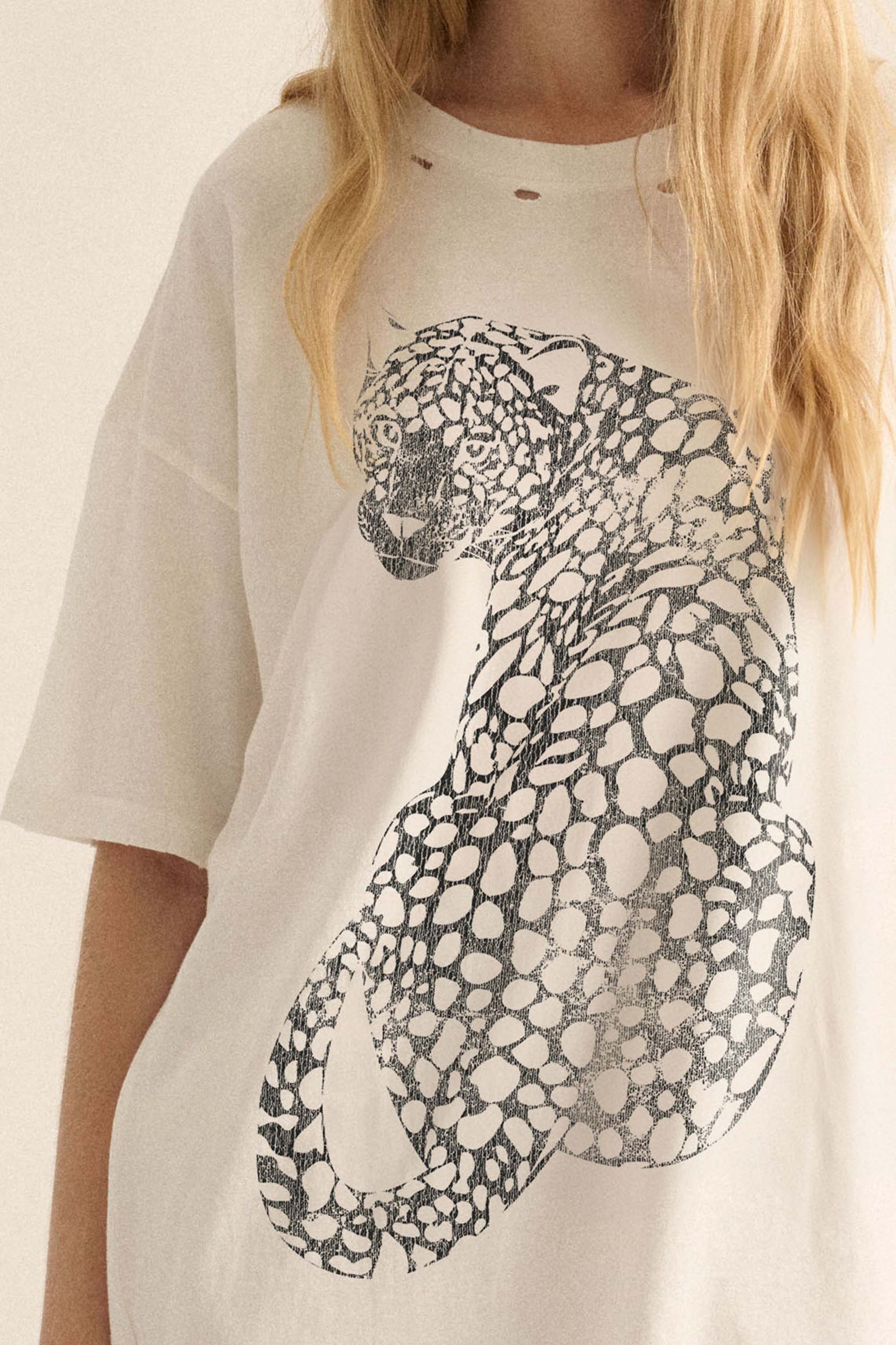 Lovely Leopard Distressed Oversize Graphic Tee - ShopPromesa