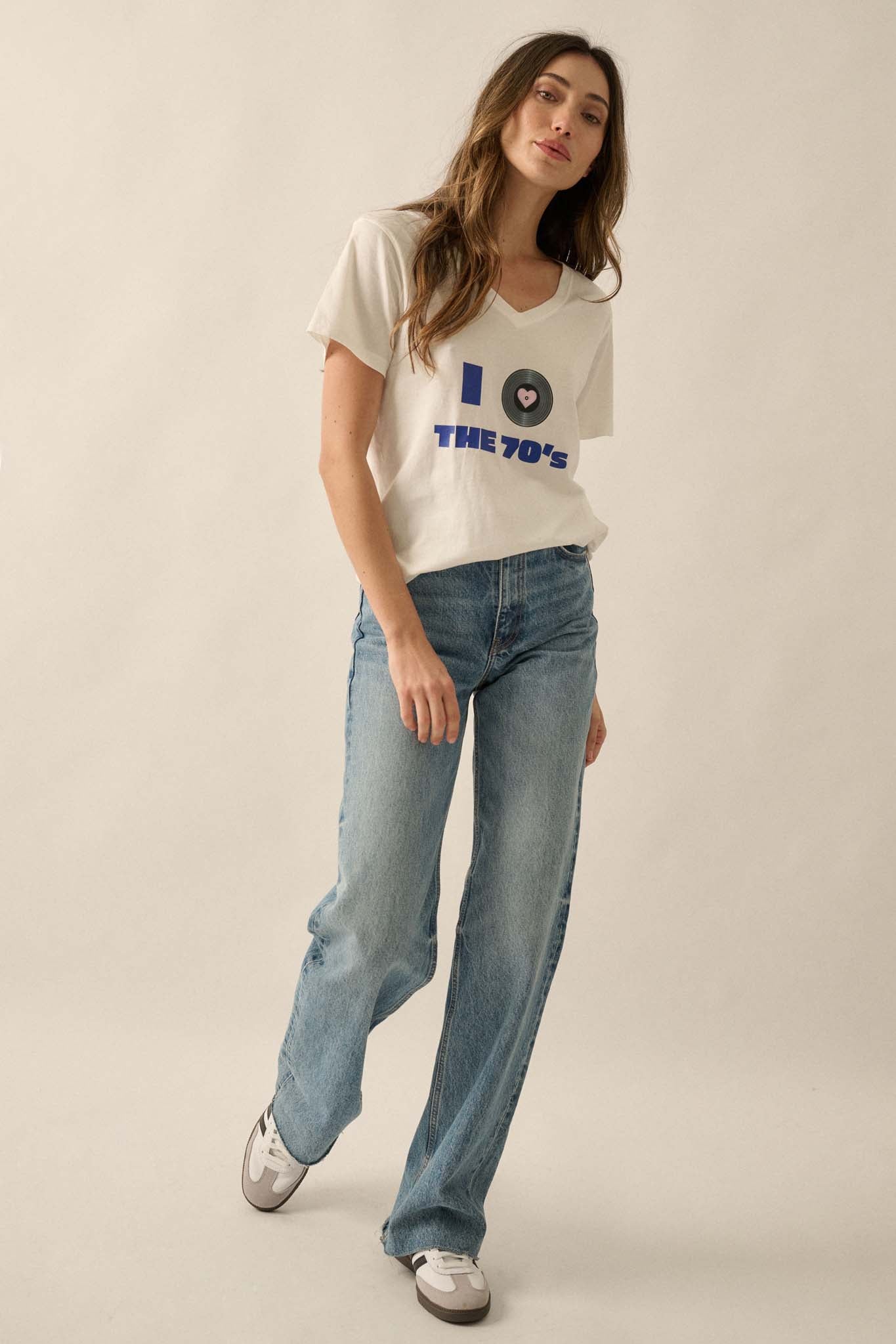 I Love the 70s V-Neck Music Graphic Tee - ShopPromesa