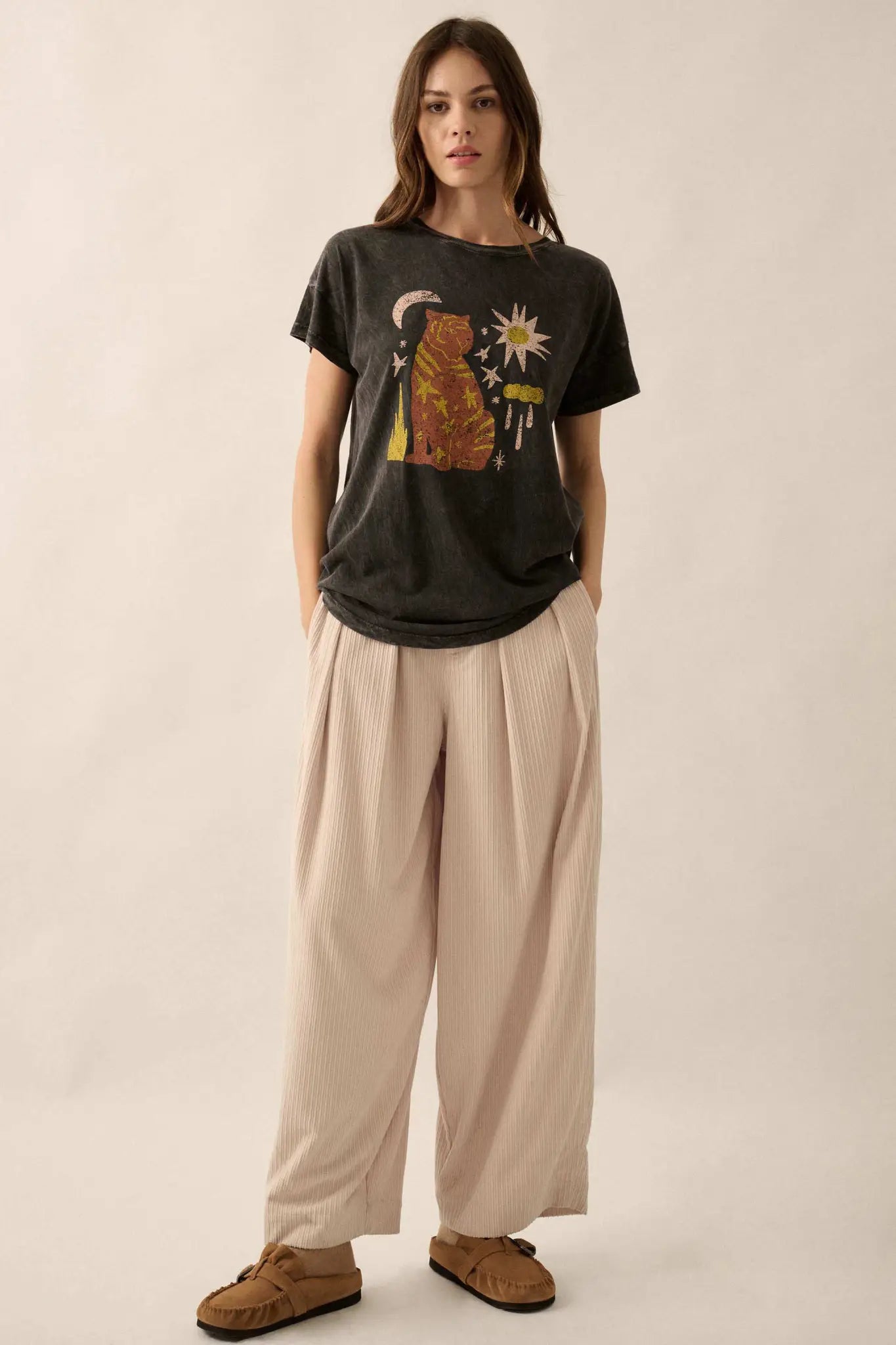 Timeless Tiger Vintage-Wash Graphic Tee - ShopPromesa