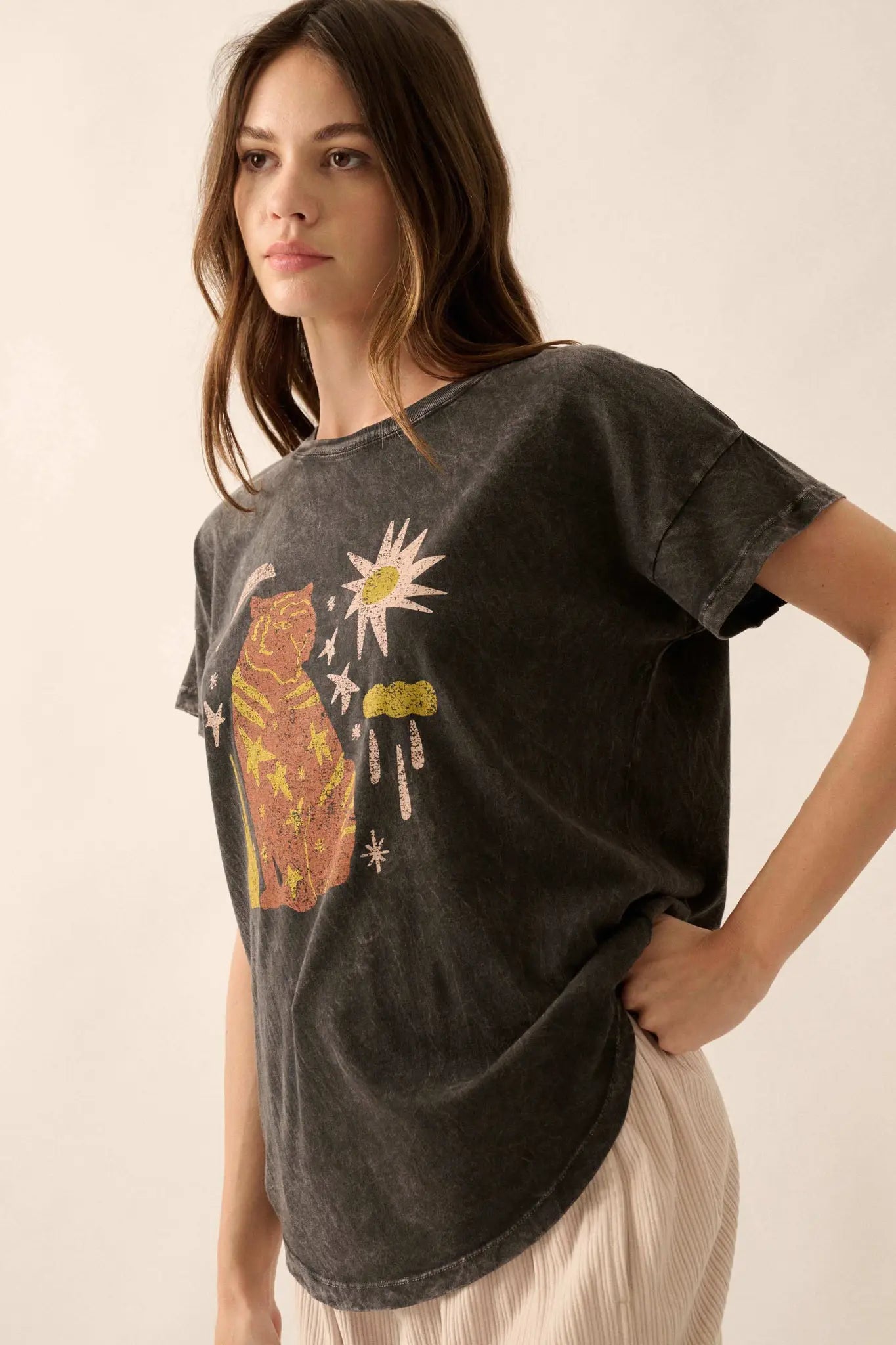 Timeless Tiger Vintage-Wash Graphic Tee - ShopPromesa