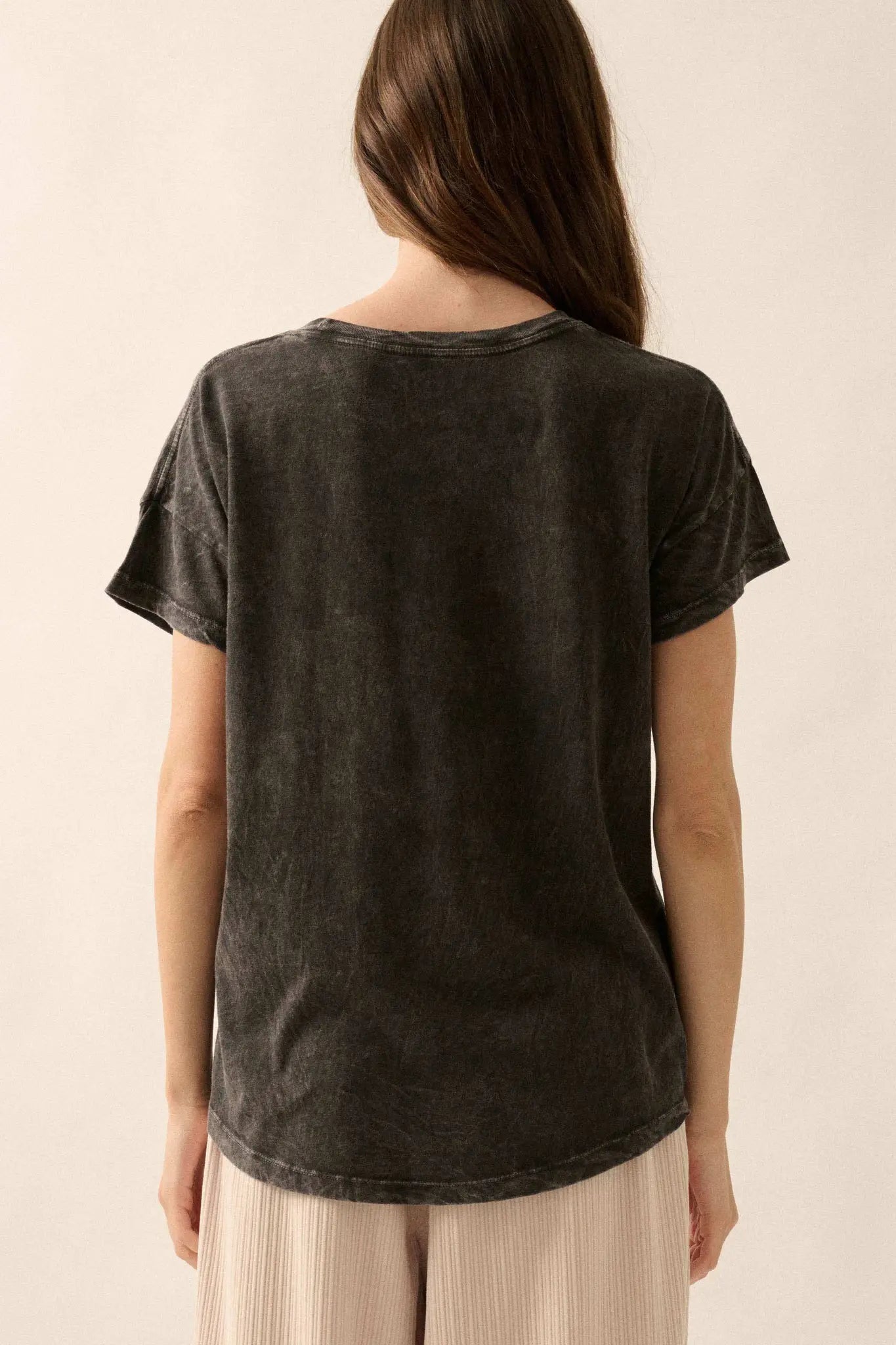 Timeless Tiger Vintage-Wash Graphic Tee - ShopPromesa