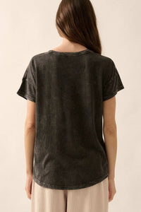 Timeless Tiger Vintage-Wash Graphic Tee - ShopPromesa