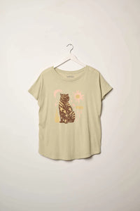 Timeless Tiger Vintage-Wash Graphic Tee - ShopPromesa