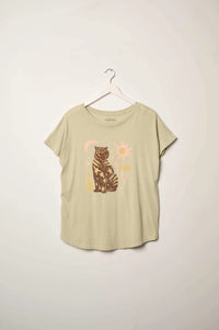 Timeless Tiger Vintage-Wash Graphic Tee - ShopPromesa