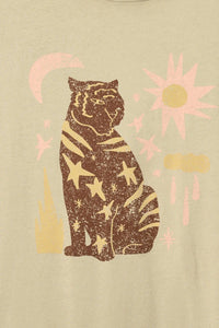 Timeless Tiger Vintage-Wash Graphic Tee - ShopPromesa