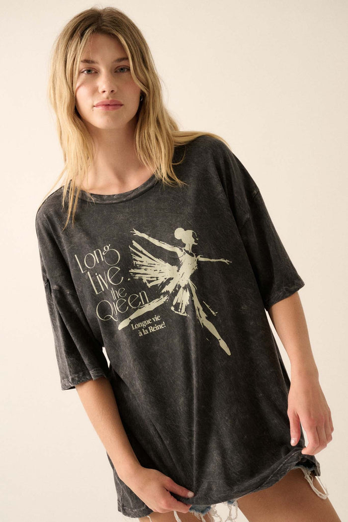 Ballerina Queen Vintage-Wash Oversize Graphic Tee - ShopPromesa