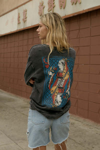 Queen of Hearts Back-Print Graphic Sweatshirt - ShopPromesa