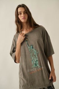 Lady Liberty Vintage-Wash Oversize Graphic Tee - ShopPromesa