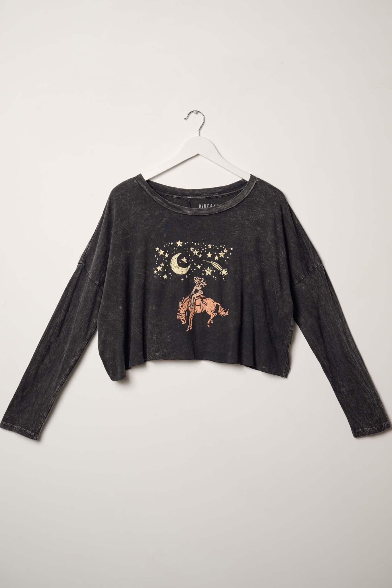 Starlight Cowgirl Cropped Long-Sleeve Graphic Tee - ShopPromesa