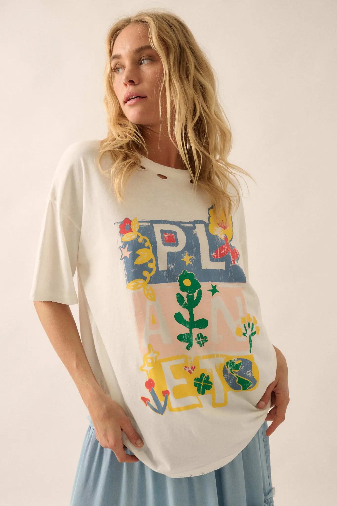 Planet Earth Distressed Oversize Graphic Tee - ShopPromesa