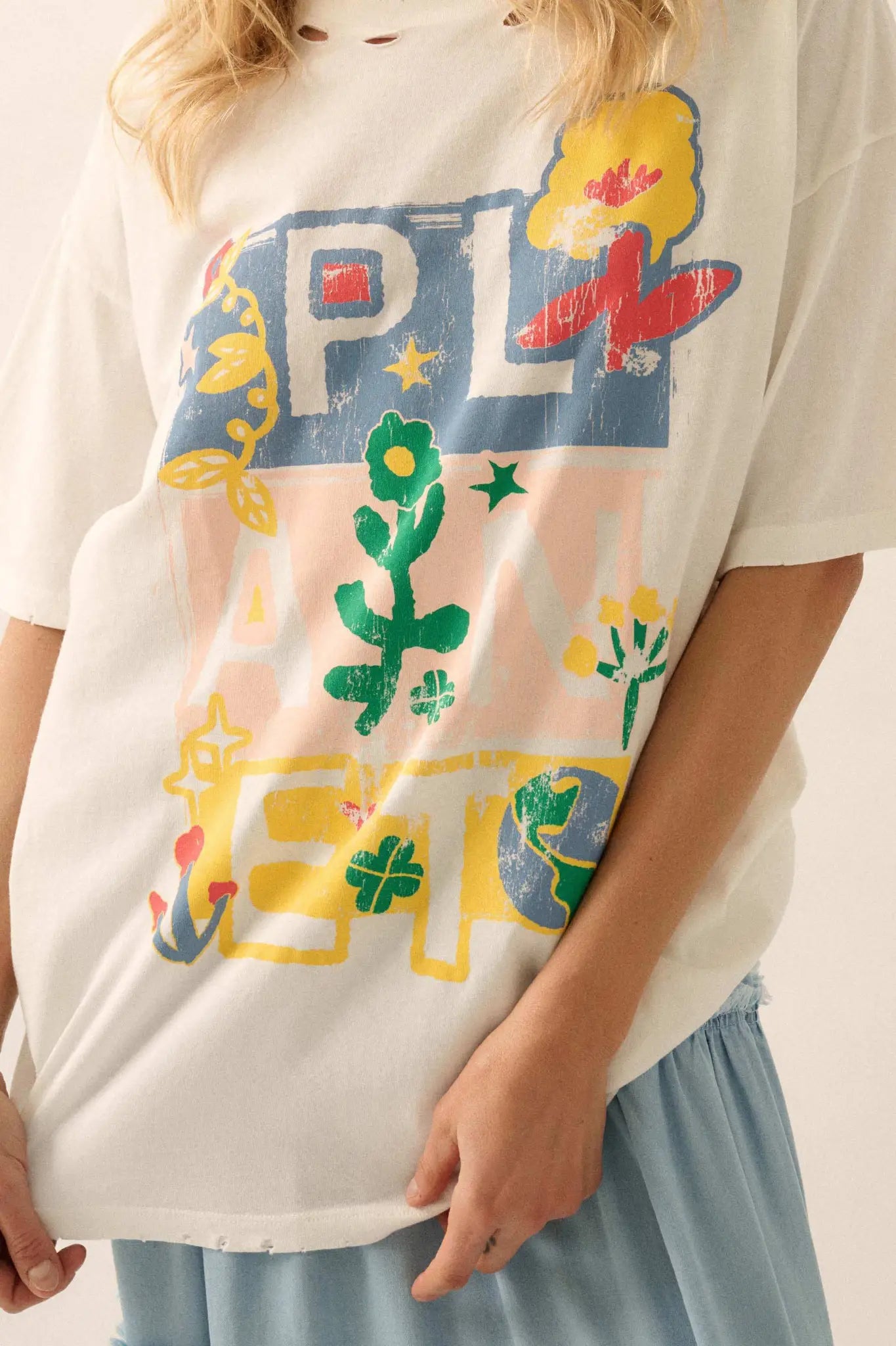 Planet Earth Distressed Oversize Graphic Tee - ShopPromesa