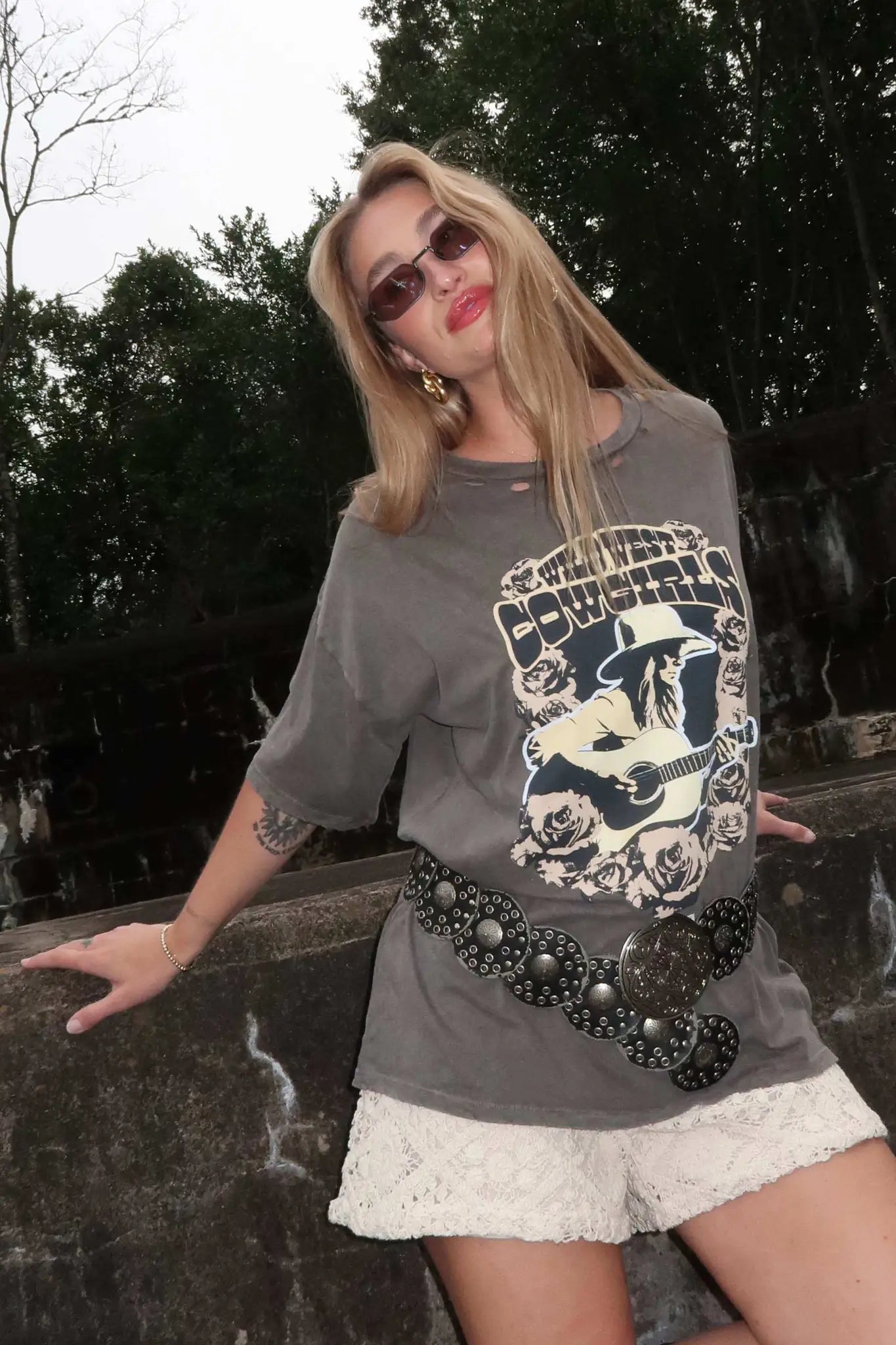 Wild West Cowgirls Distressed Graphic Tee - ShopPromesa