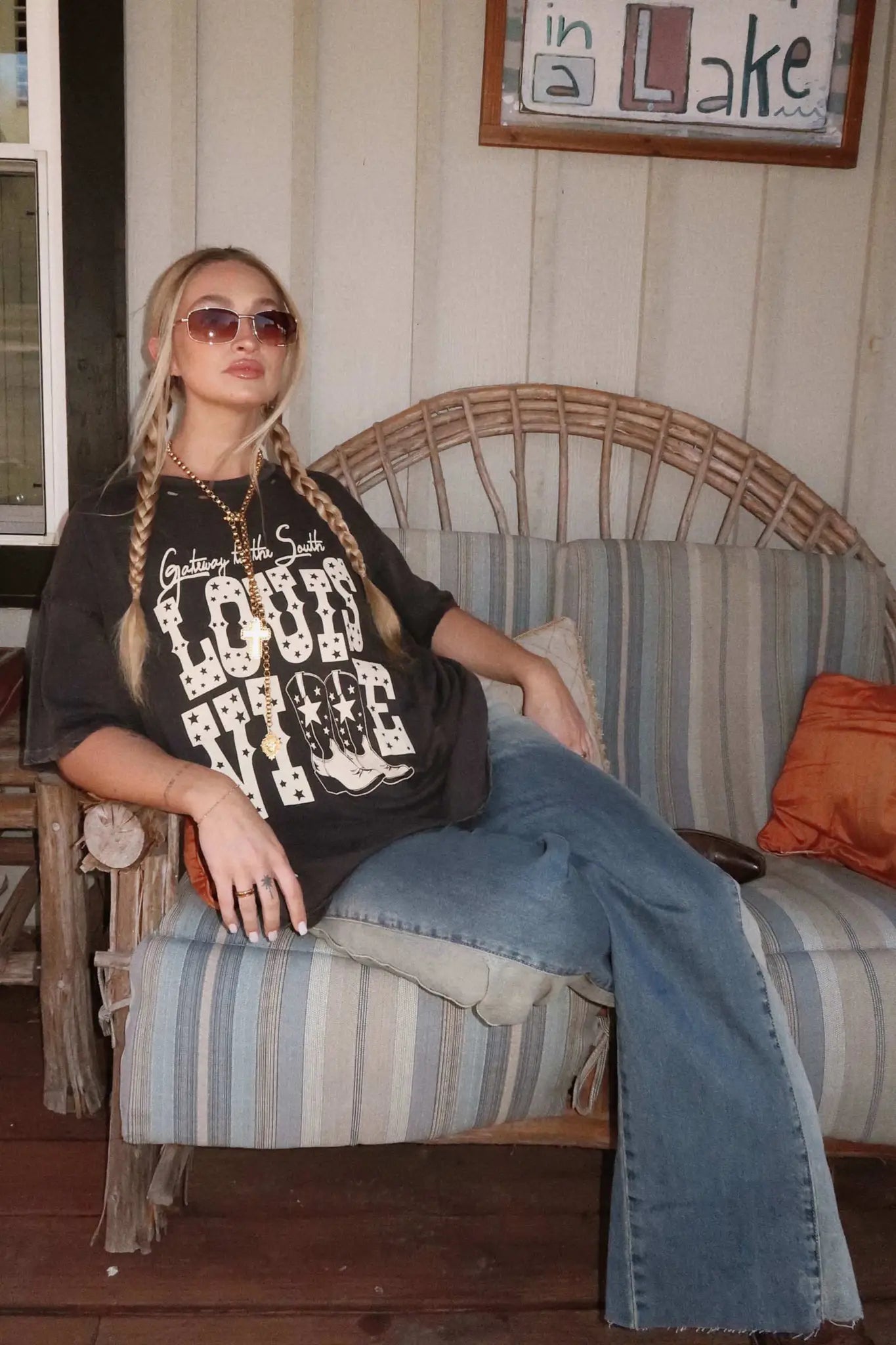 Louisville Boots Distressed Graphic Tee - ShopPromesa