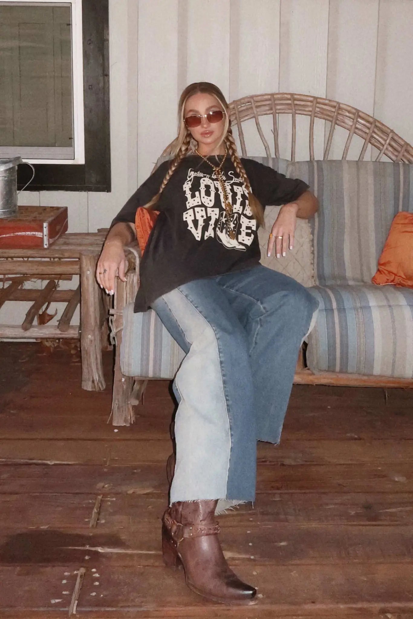 Louisville Boots Distressed Graphic Tee - ShopPromesa