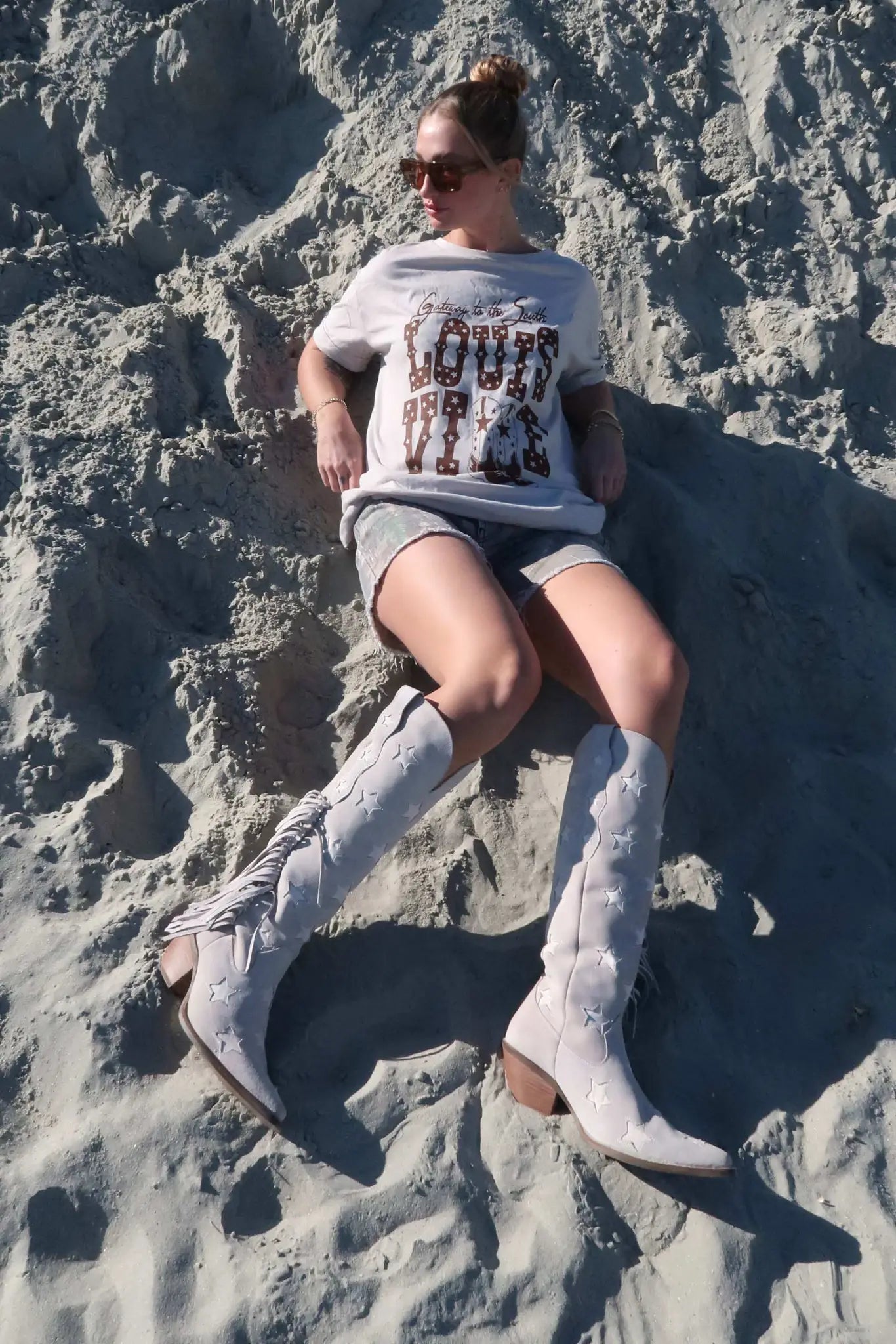 Louisville Boots Oversize Cuffed Graphic Tee - ShopPromesa