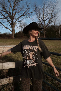 Long Live Cowgirls Distressed Graphic Tee - ShopPromesa