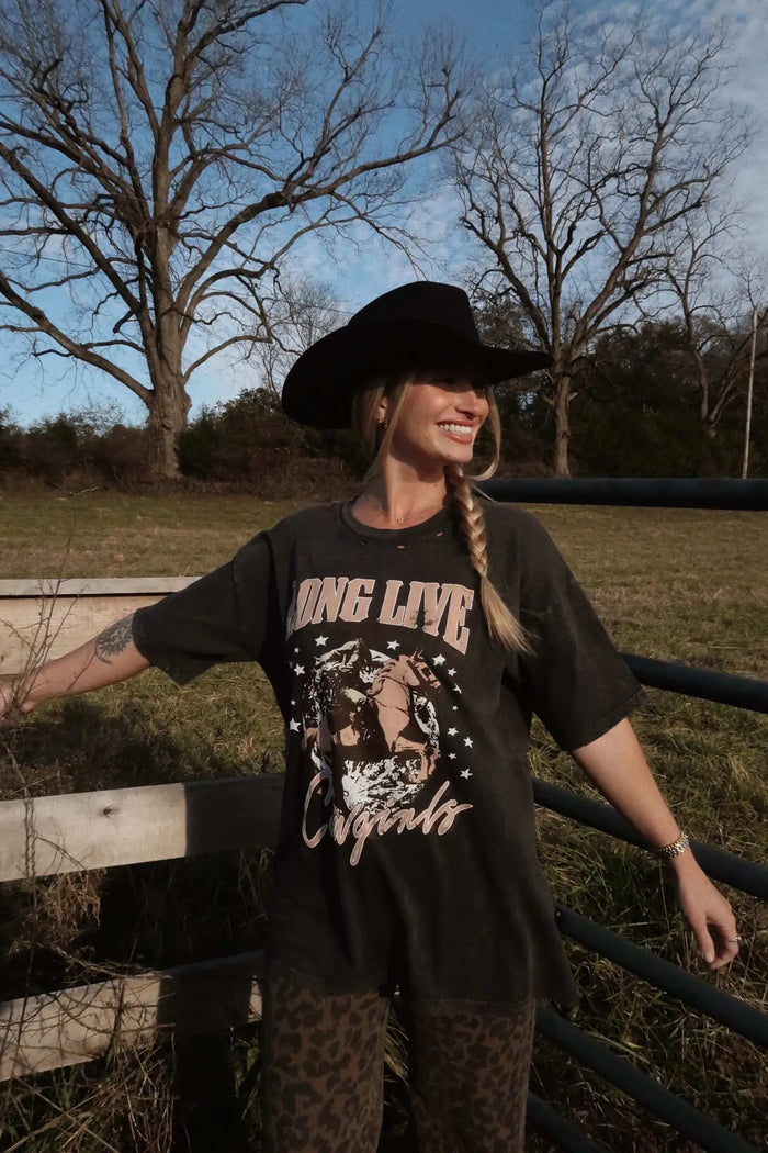 Long Live Cowgirls Distressed Graphic Tee - ShopPromesa