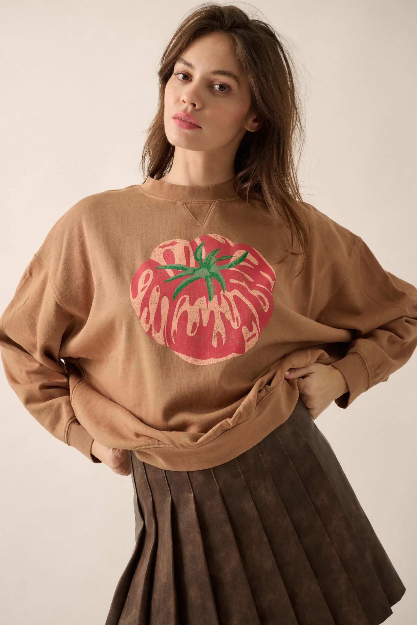 Tasty Tomato Vintage-Print Graphic Sweatshirt - ShopPromesa