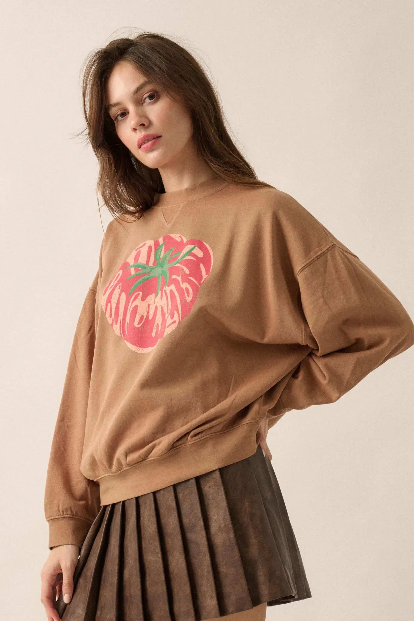 Tasty Tomato Vintage-Print Graphic Sweatshirt - ShopPromesa