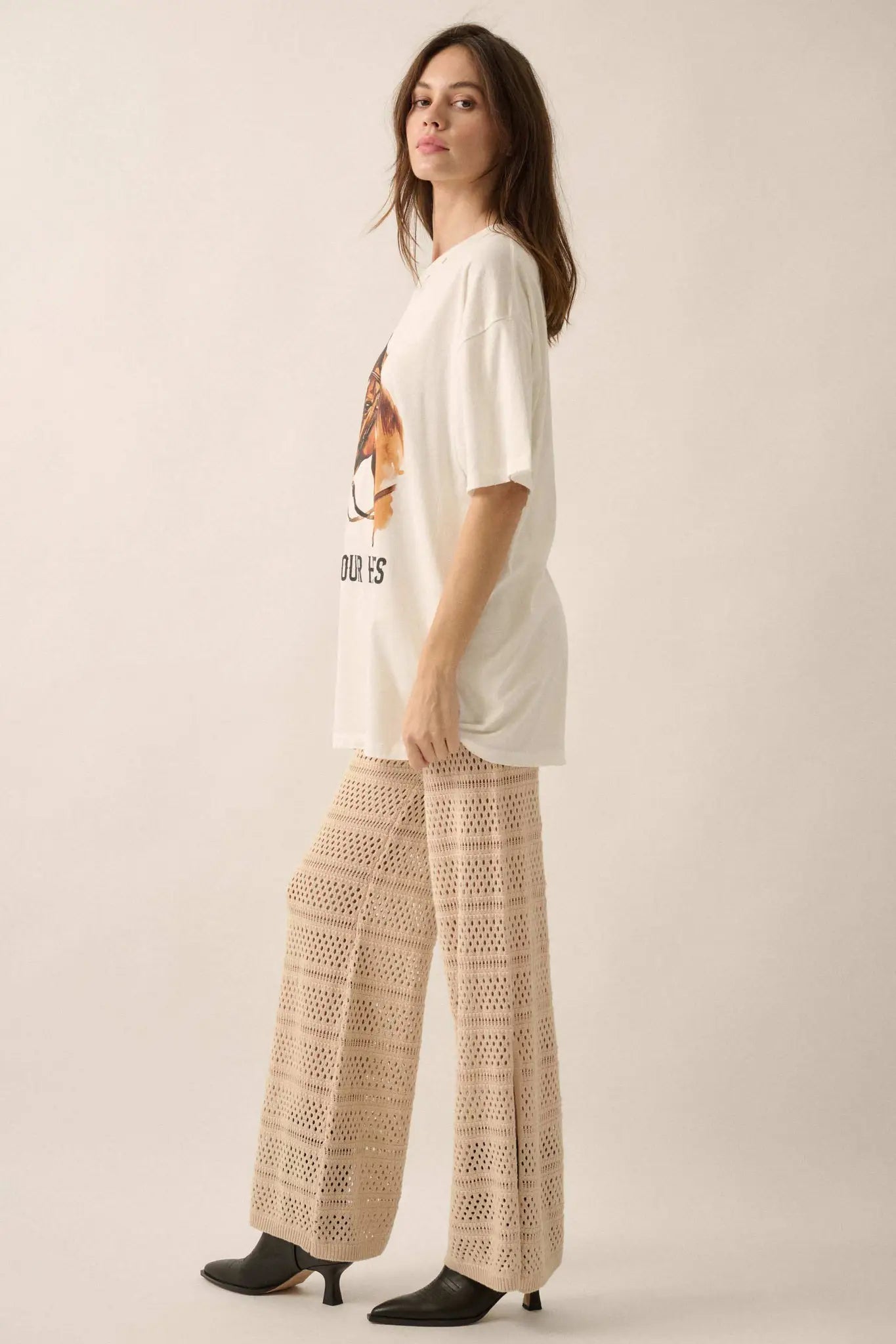 Hold Your Horses Oversize Distressed Graphic Tee - ShopPromesa