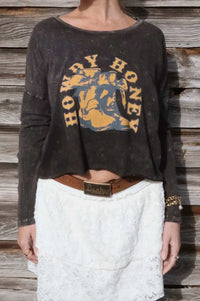 Howdy Honey Cropped Long-Sleeve Graphic Tee - ShopPromesa