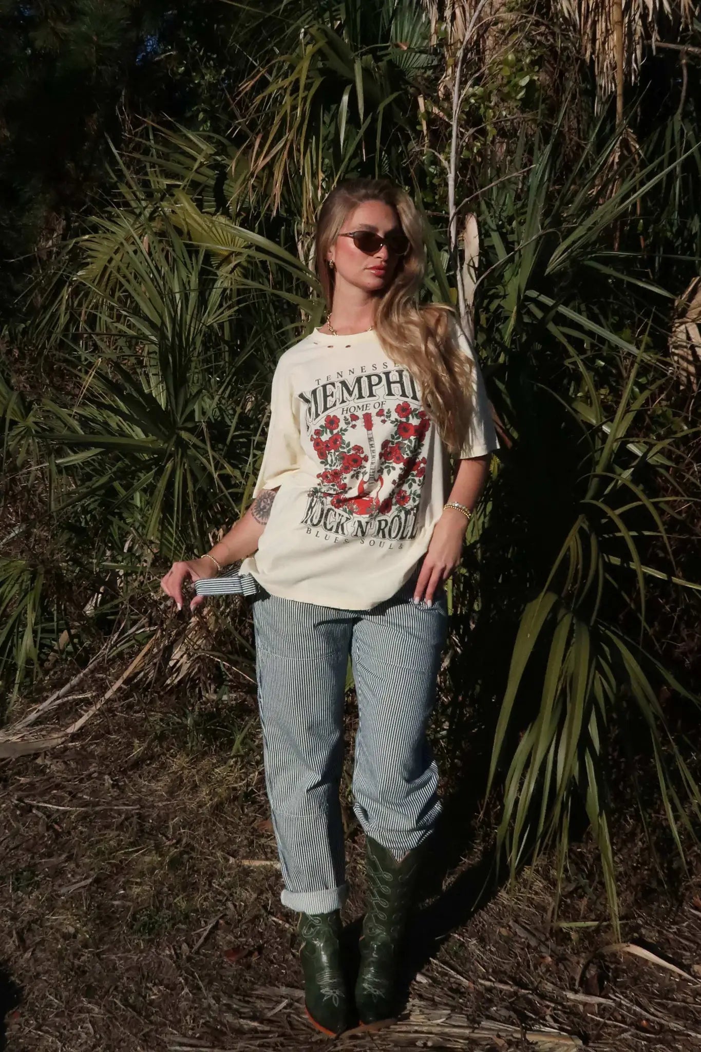 Memphis Rock 'N' Roll Distressed Graphic Tee - ShopPromesa