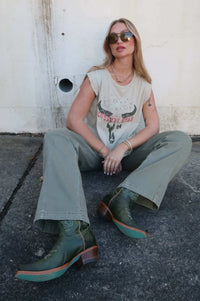 Country Stars Sleeveless Graphic Tee - ShopPromesa