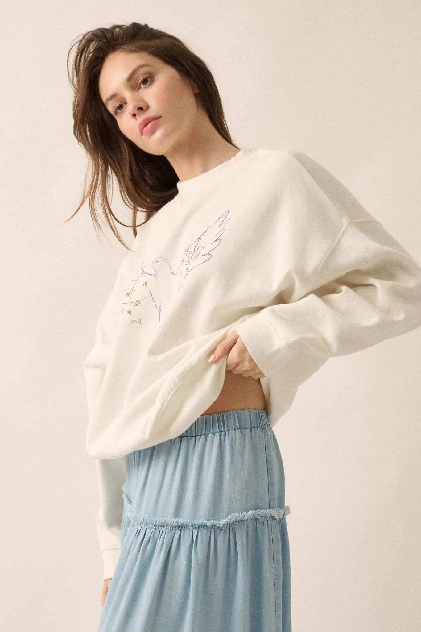 Peaceful Dove Hand-Drawn Graphic Sweatshirt - ShopPromesa