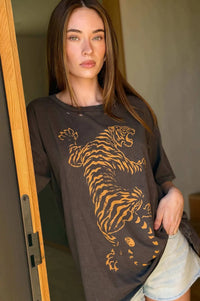 Wild Tiger Distressed Oversize Graphic Tee - ShopPromesa