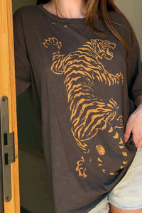 Wild Tiger Distressed Oversize Graphic Tee - ShopPromesa