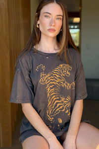 Wild Tiger Distressed Oversize Graphic Tee - ShopPromesa
