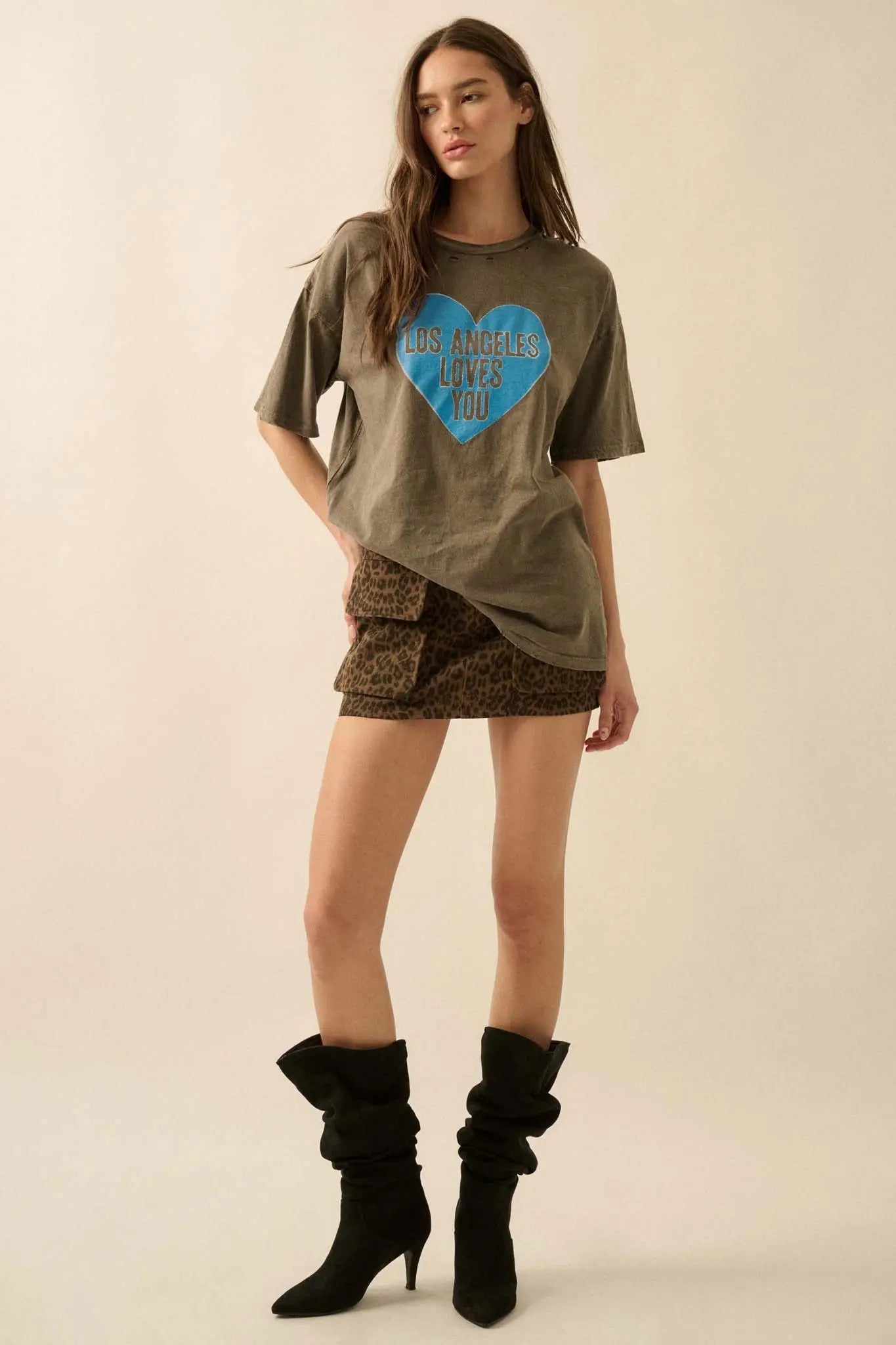 LA Loves You Distressed Oversize Graphic Tee - ShopPromesa