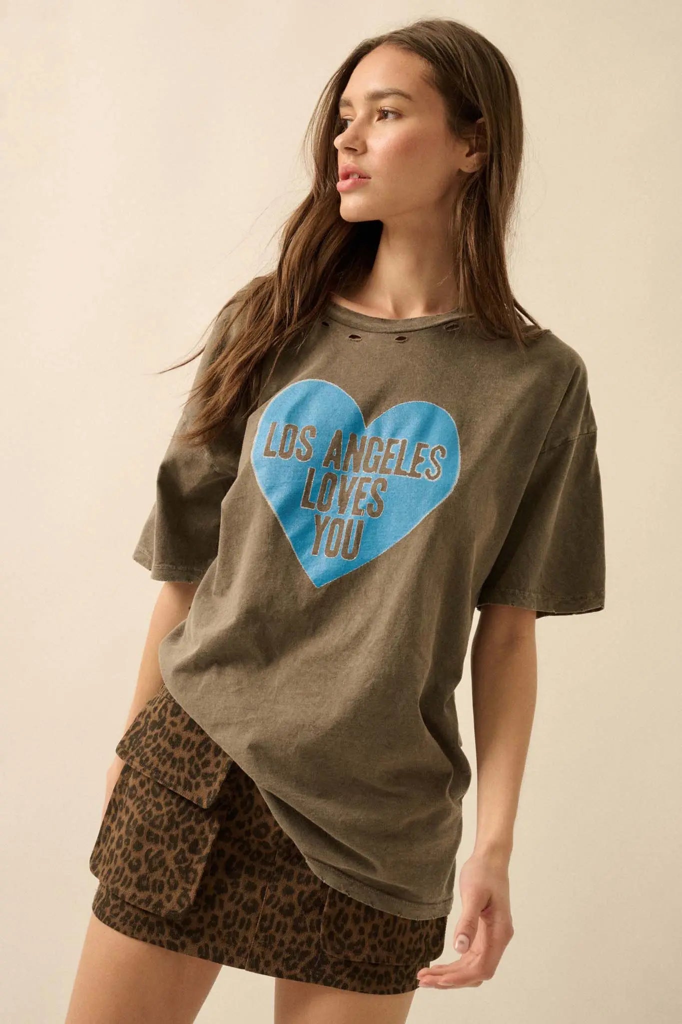 LA Loves You Distressed Oversize Graphic Tee - ShopPromesa