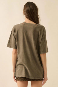 LA Loves You Distressed Oversize Graphic Tee - ShopPromesa