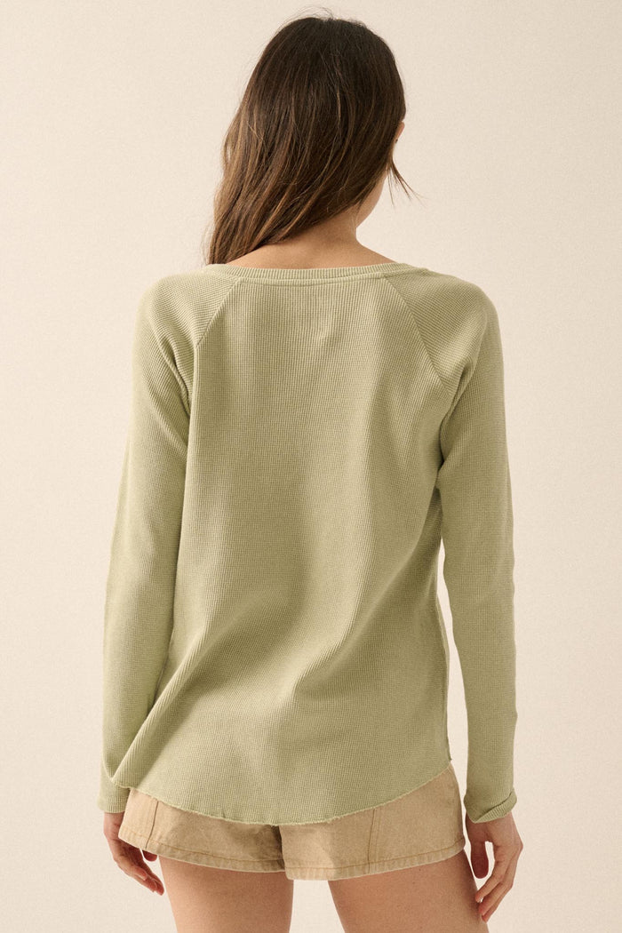 Big Bear Split-Neck Thermal Graphic Top - ShopPromesa