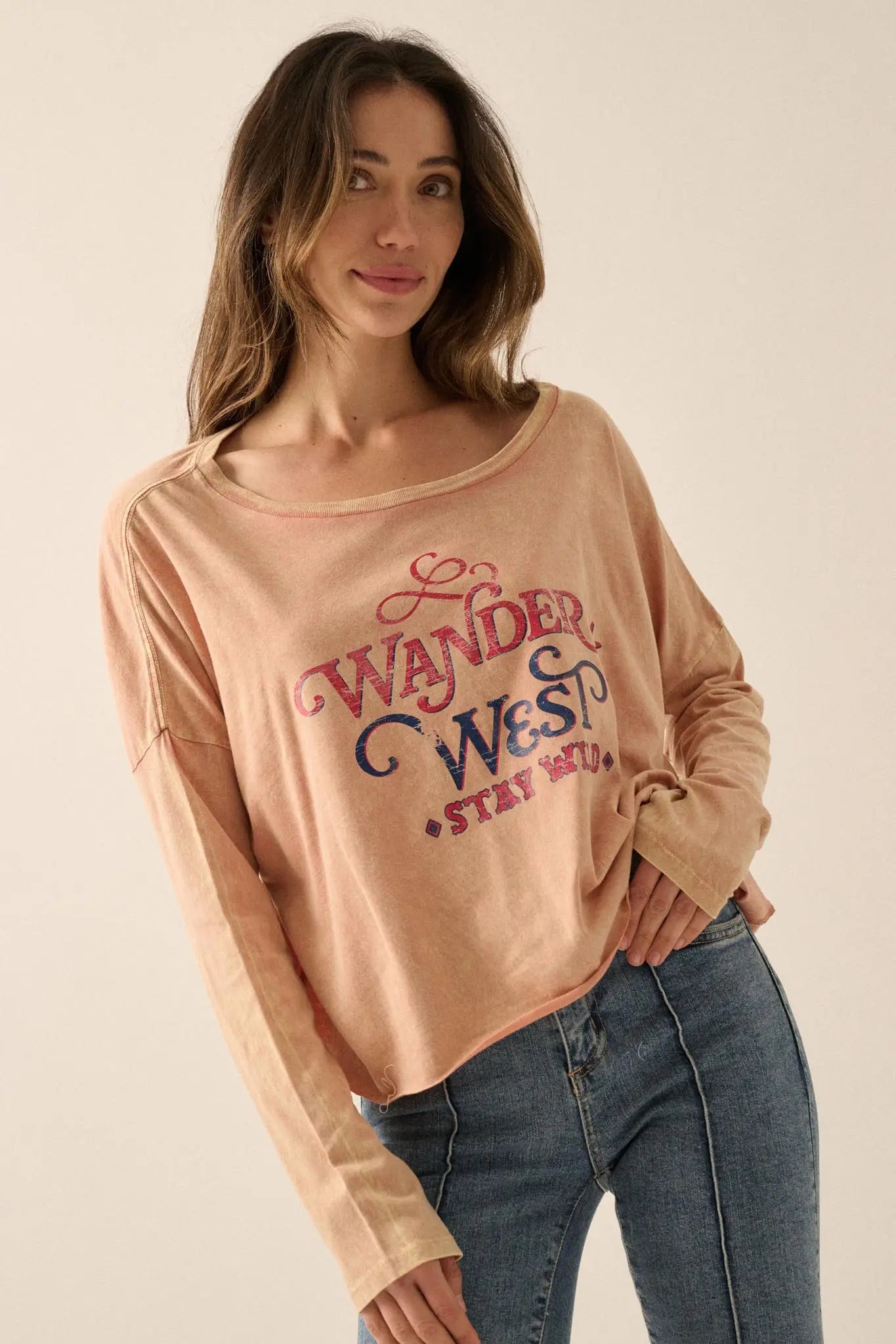 Wander West Cropped Long-Sleeve Graphic Tee - ShopPromesa