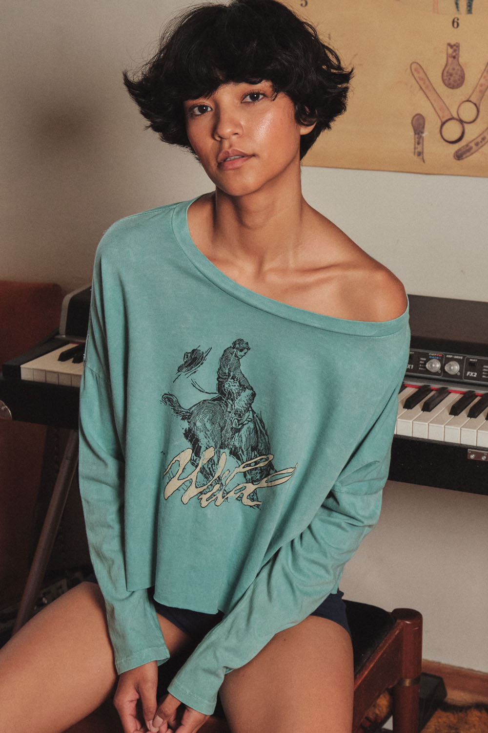 Wild Bronco Cropped Long-Sleeve Graphic Tee - ShopPromesa