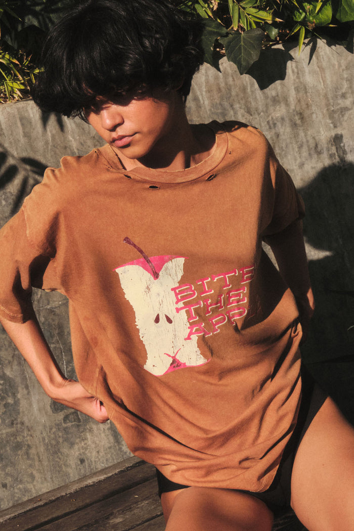Bite the Apple Distressed Oversize Graphic Tee - ShopPromesa