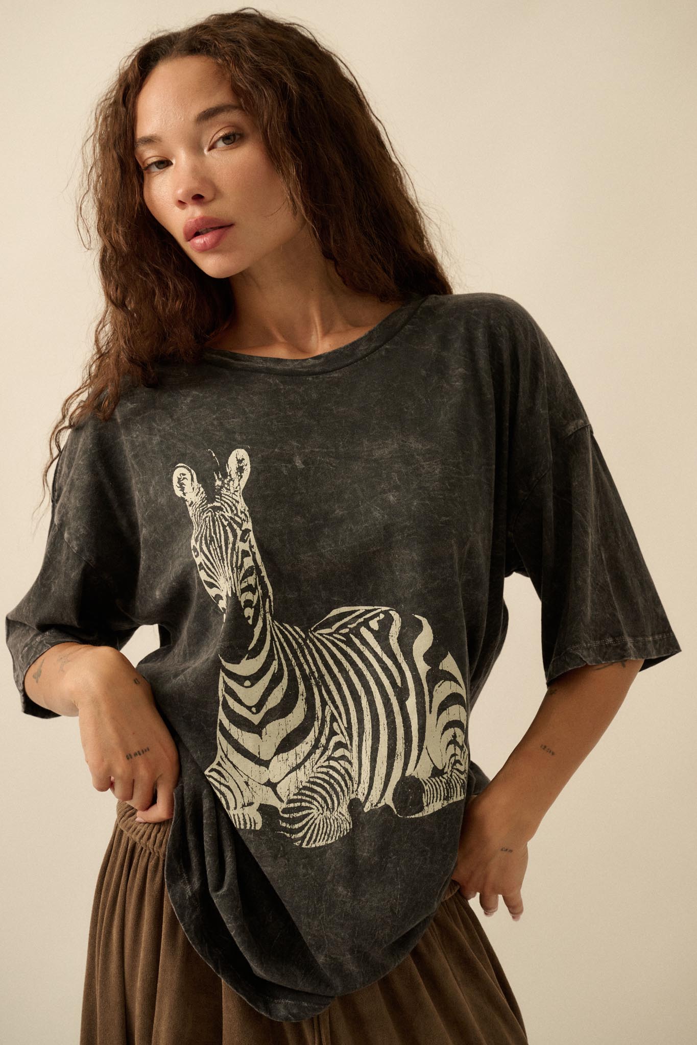 Zebra Crossing Vintage-Wash Oversize Graphic Tee - ShopPromesa