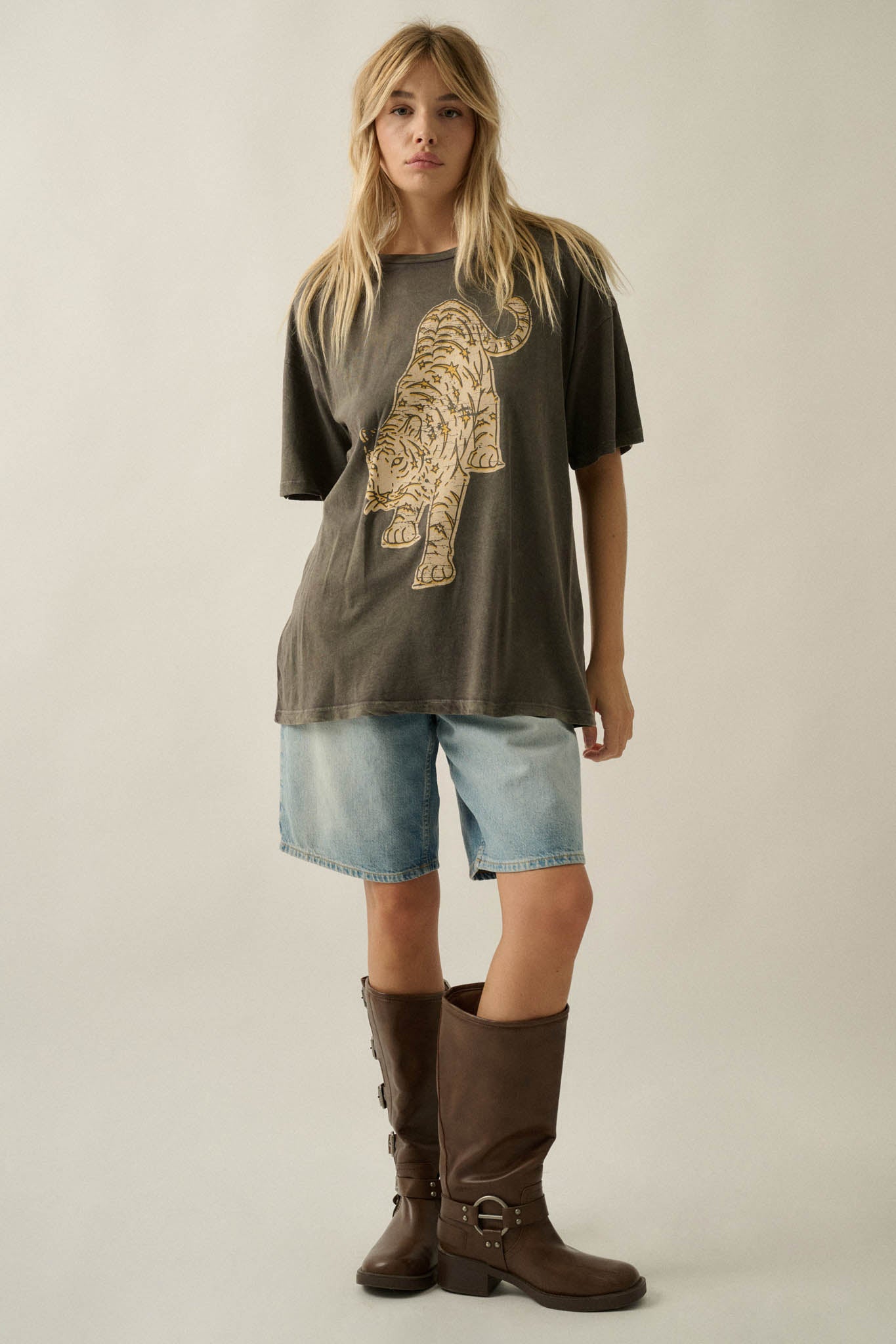 Cosmic Tiger Vintage-Wash Oversize Graphic Tee - ShopPromesa
