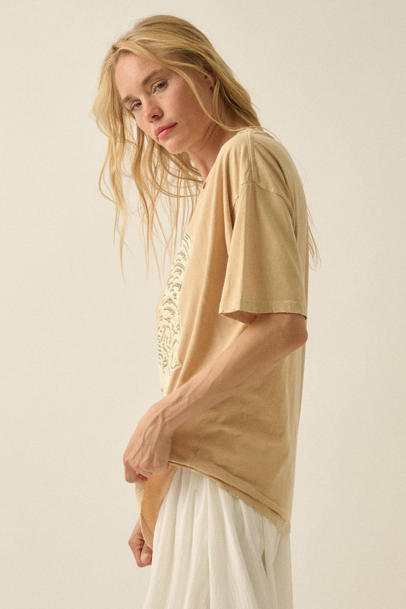 Starry Tiger Distressed Oversize Graphic Tee - ShopPromesa