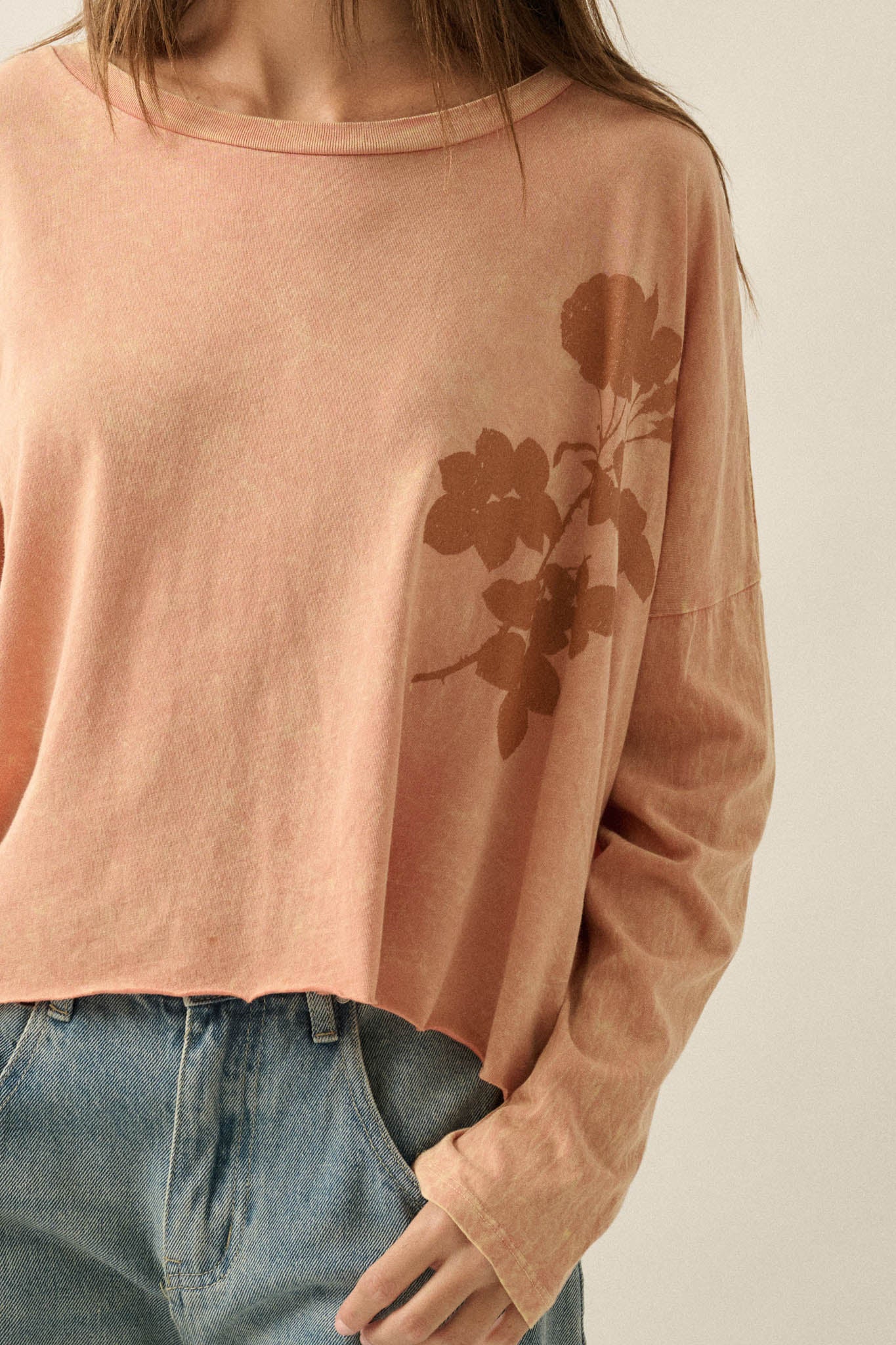 Faded Rose Long-Sleeve Cropped Graphic Tee - ShopPromesa