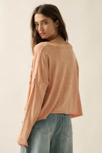 Faded Rose Long-Sleeve Cropped Graphic Tee - ShopPromesa